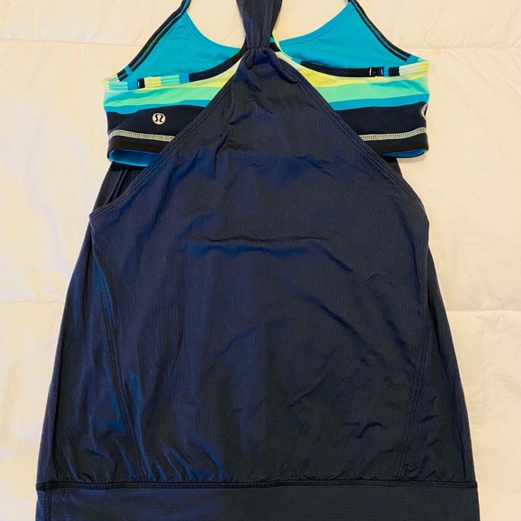 Lululemon workout tank with built-in sports bra - Picture 2 of 2